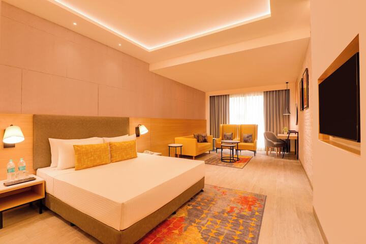 Room 9 of 42