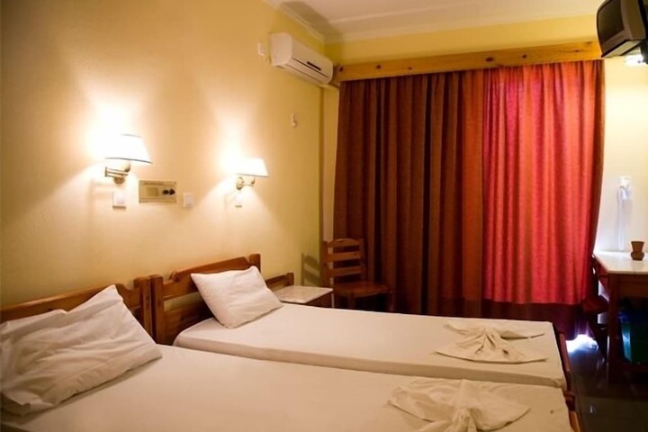 Room 15 of 46