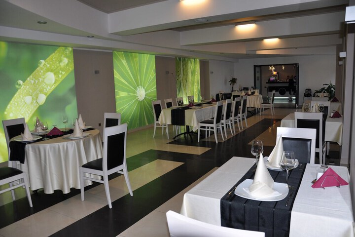 Dining Photos