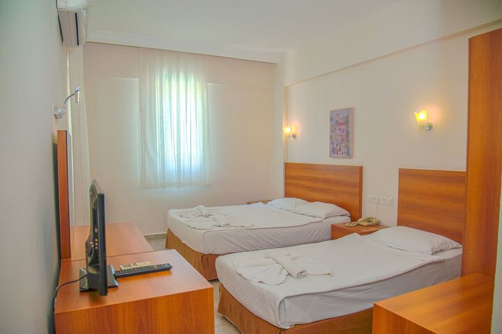 Room 4 of 14