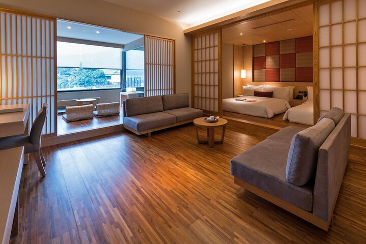 Room 10 of 51