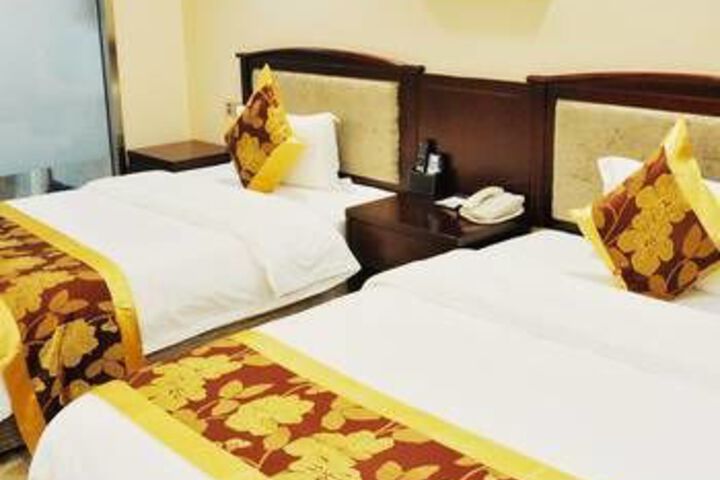 Room 2 of 8