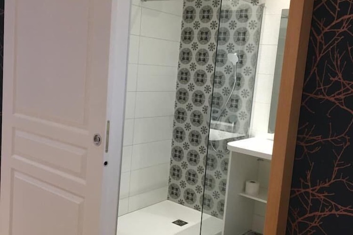 Room 15 of 23