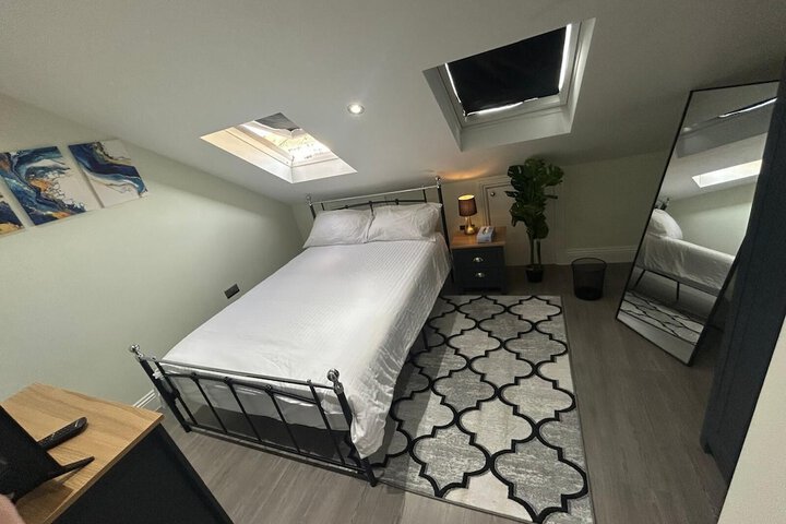 Room 2 of 34
