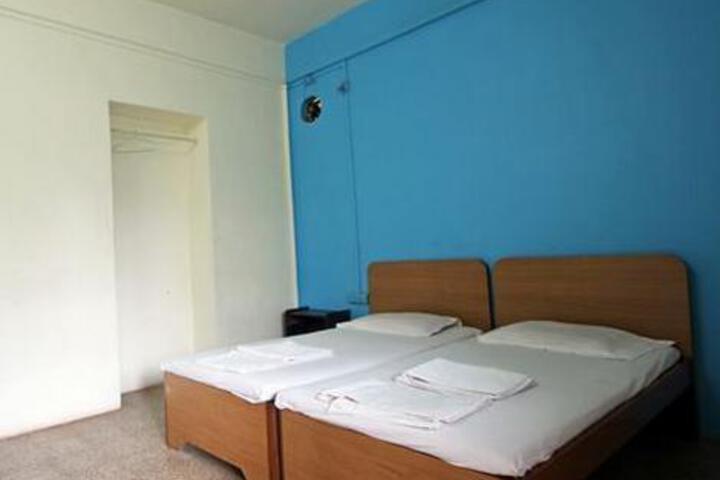 Room 2 of 5