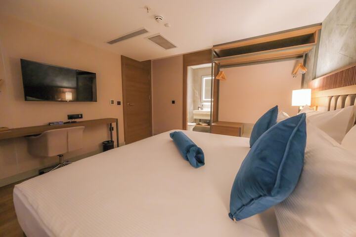 Room 19 of 68