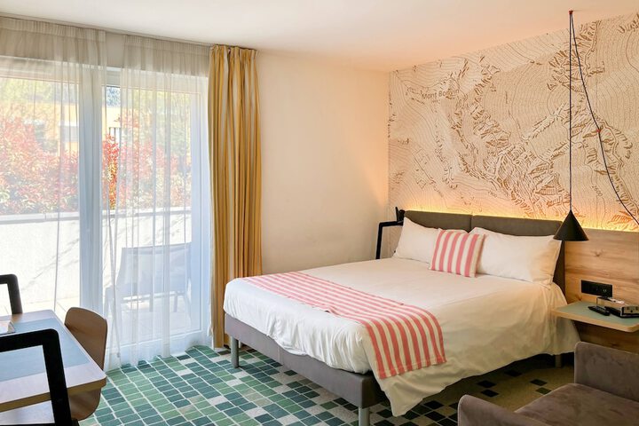 Room 14 of 24