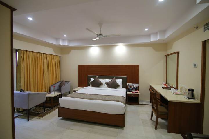 Room 11 of 36