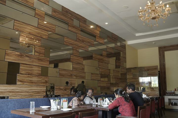 Dining 64 of 90