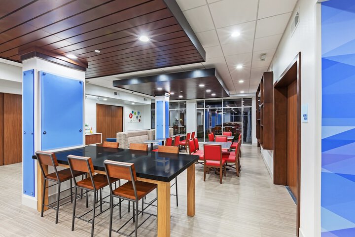 Breakfast/Coffee Service 29 of 41