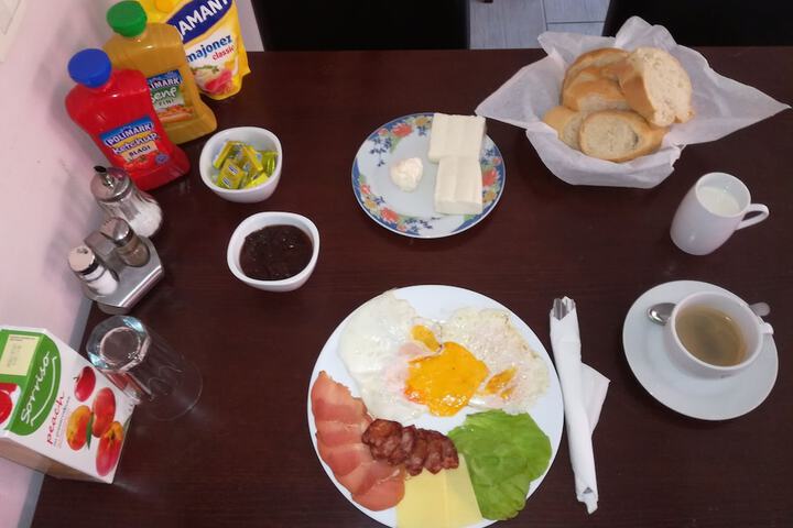 Breakfast/Coffee Service 32 of 52