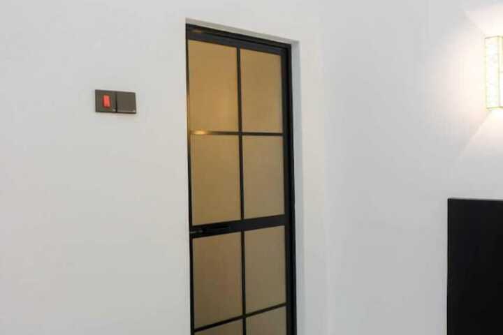 Room 5 of 28