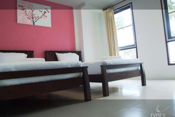 Room 17 of 28