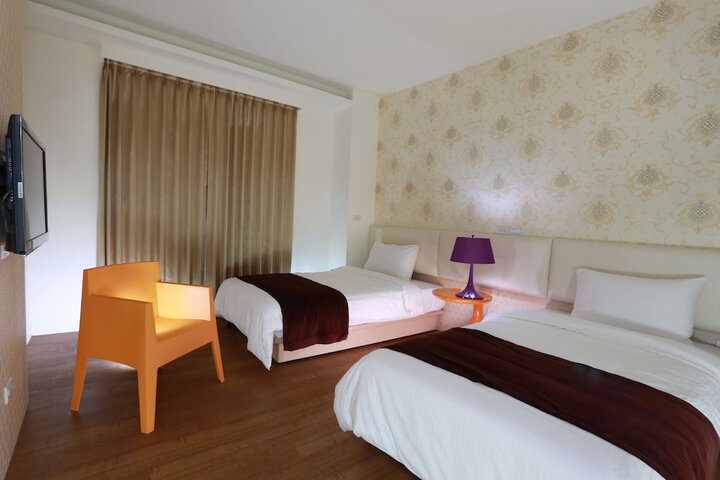 Room 8 of 35