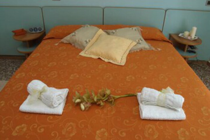 Room 27 of 29