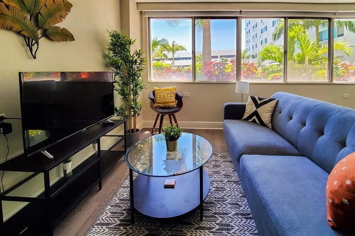 Image of FRONTDESK The Wayland Apts Downtown St. Pete