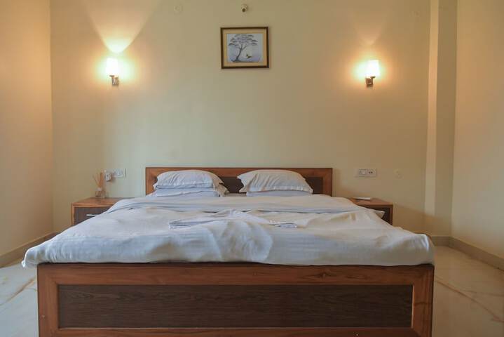 Room 7 of 11