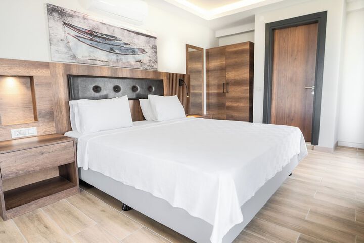 Room 30 of 169