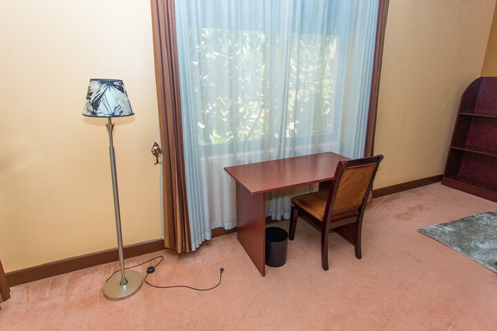 Room 11 of 22