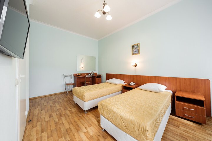 Room 11 of 50