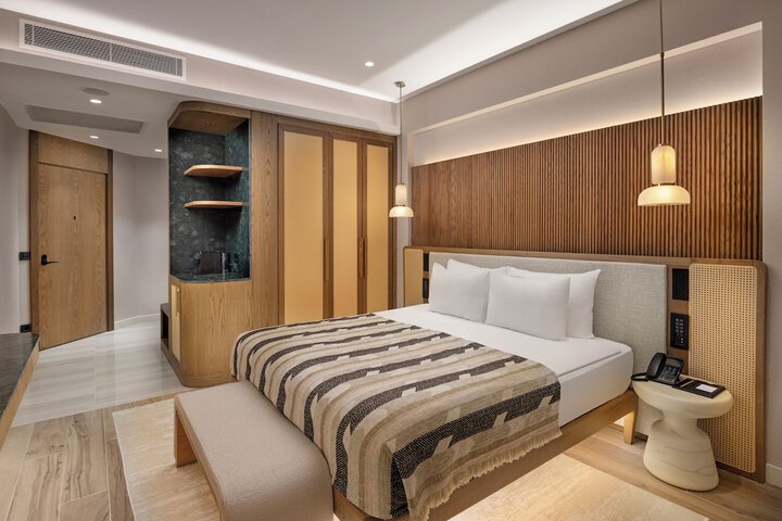 Room 18 of 189