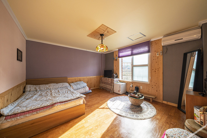 Room 76 of 79