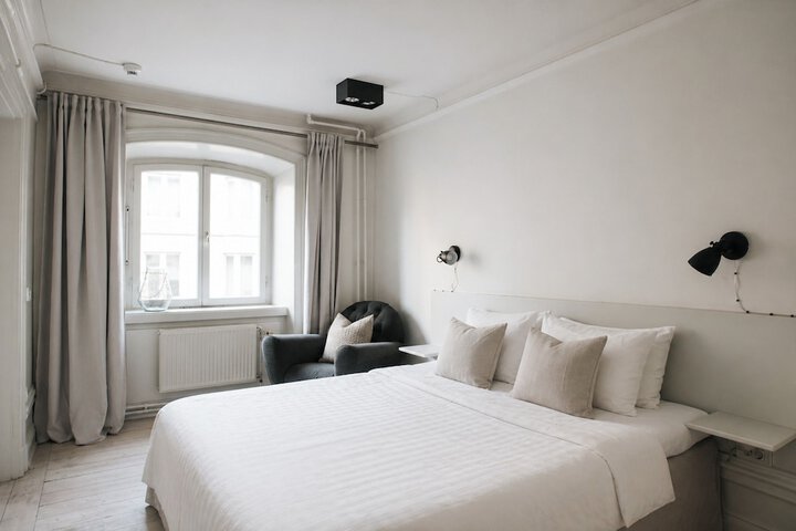 Room 25 of 108