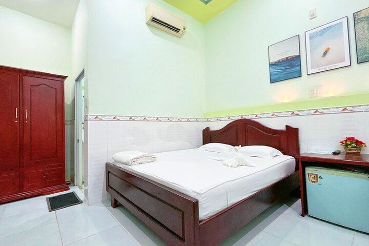 Room 15 of 108