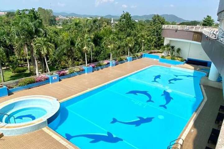 Hotel with Pool