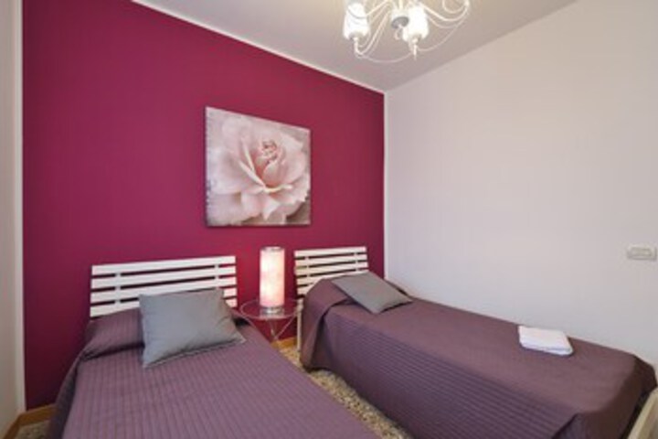 Room 33 of 34