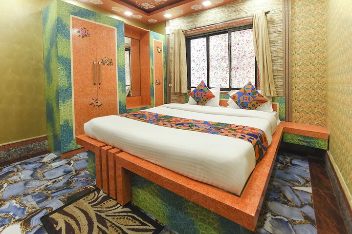 Room 17 of 39