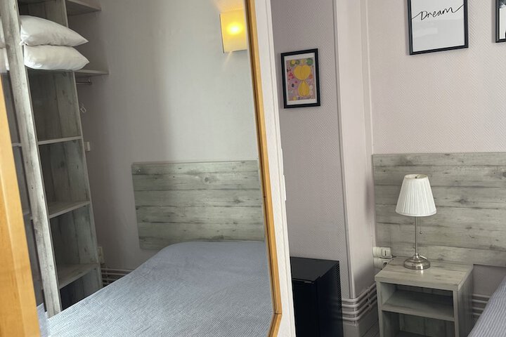 Room 2 of 23