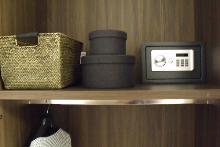 Room 15 of 30