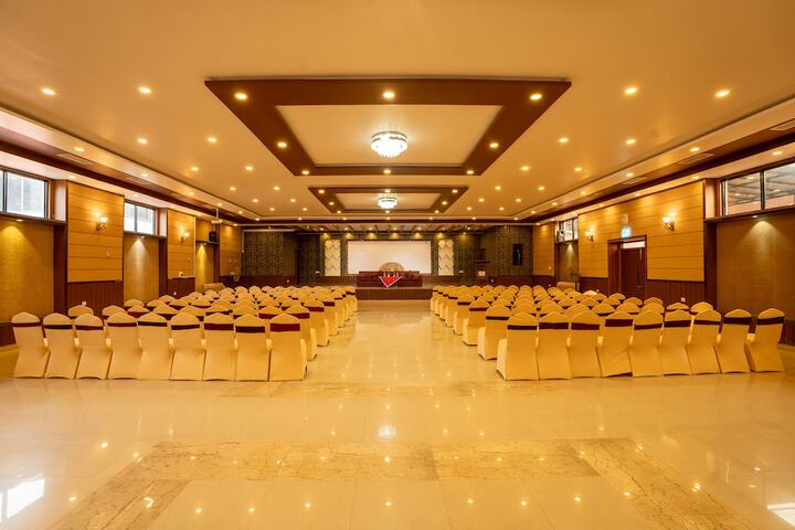 Ballroom/Hall 46 of 58