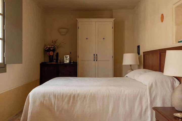 Room 28 of 187