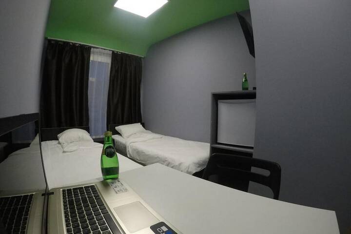Room 10 of 11