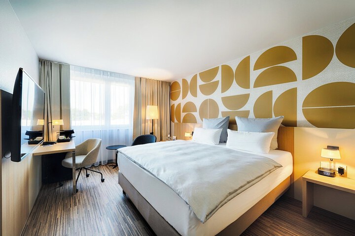 Room 10 of 41
