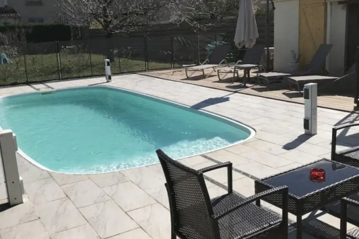Pool 16 of 26