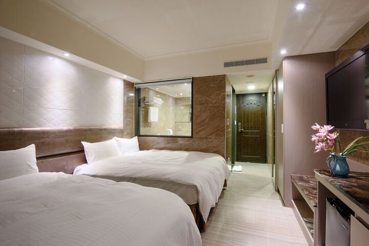 Room 6 of 39