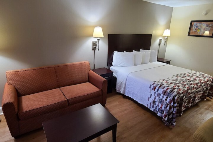 Room 5 of 18