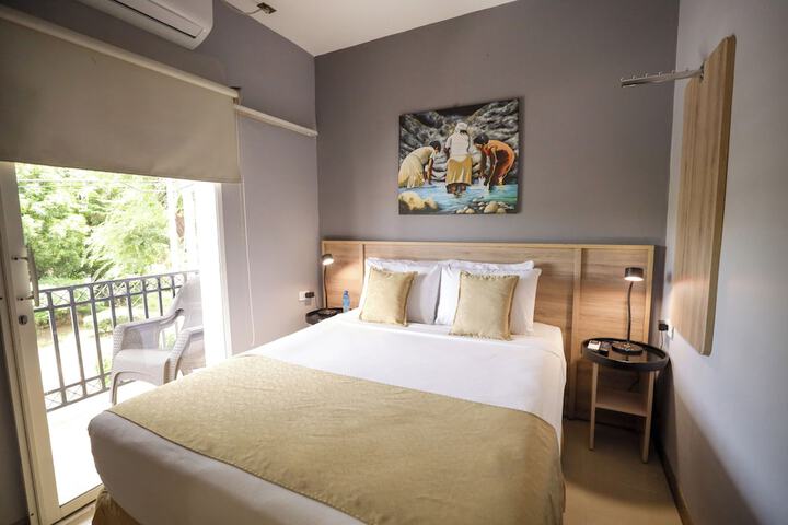 Room 14 of 21