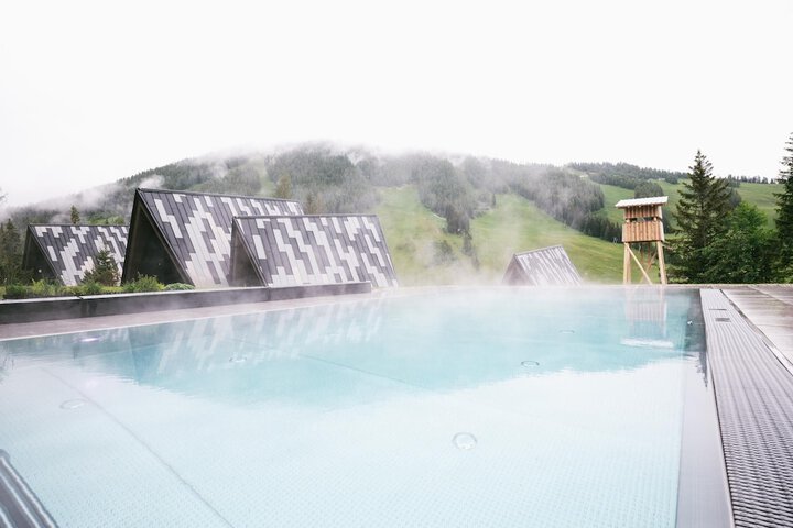 Pool 72 of 158