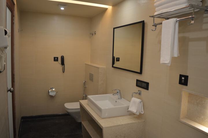 Room 20 of 35