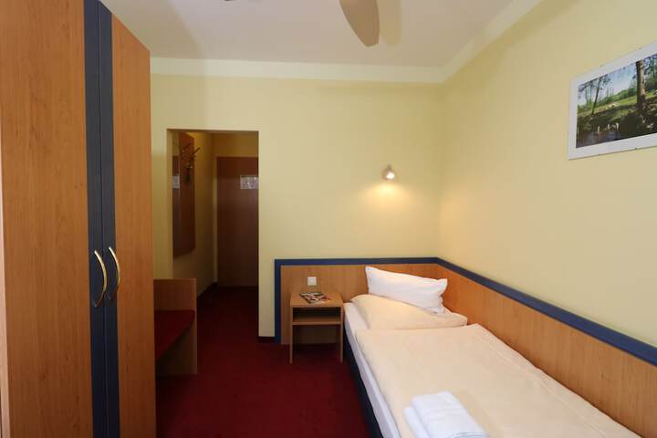 Room 12 of 71