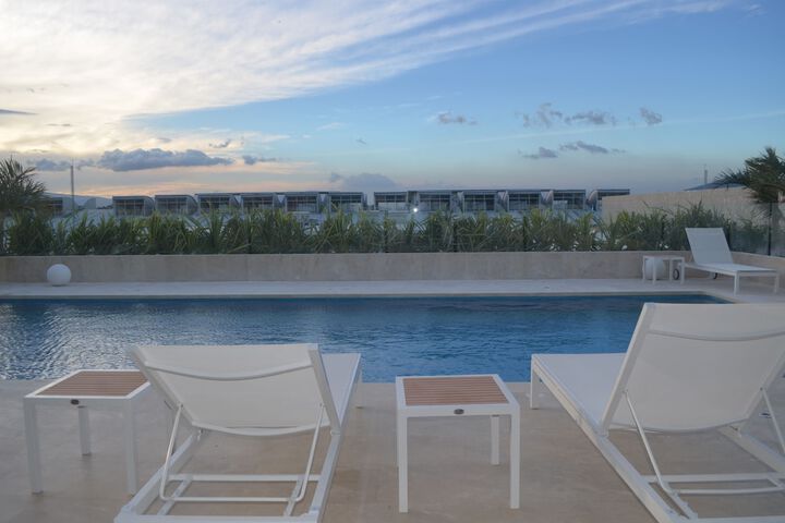 Hotel Pool
