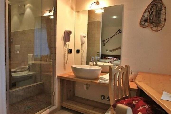 Room 14 of 32
