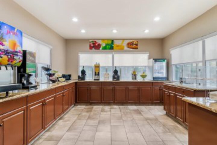 Breakfast/Coffee Service 28 of 32