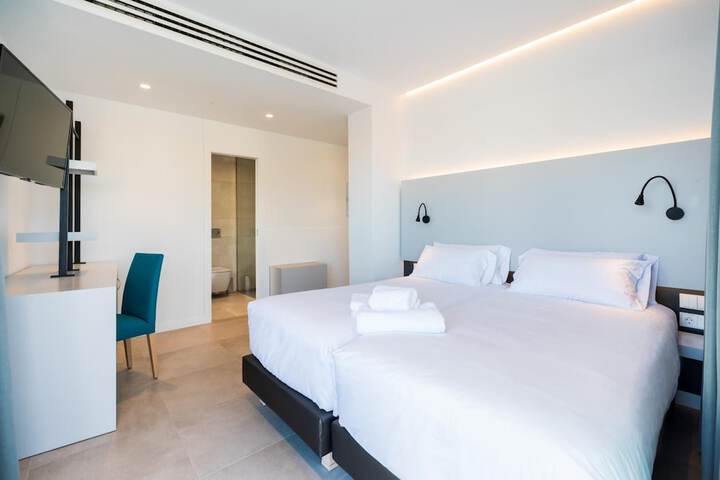 Room 15 of 42