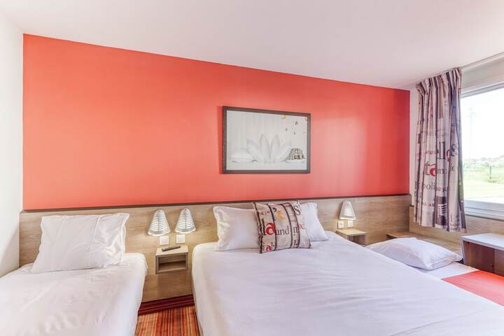 Room 8 of 24