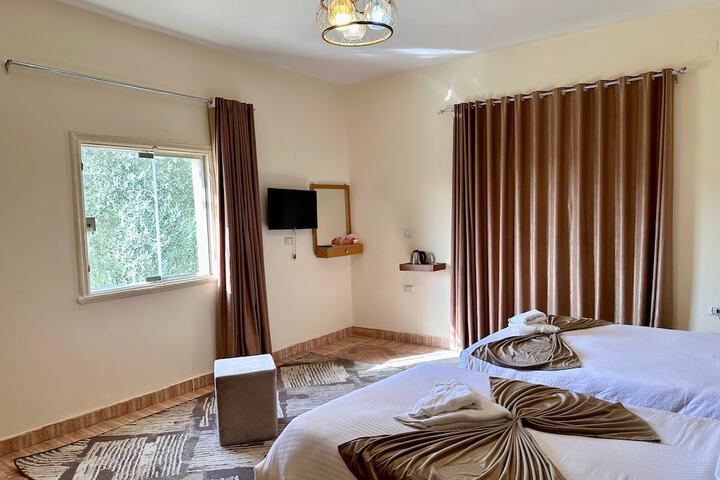Room 8 of 38
